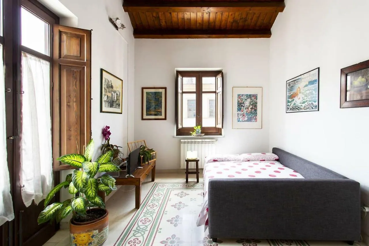 Anna'S Home In Historical Center Palermo Apartamento